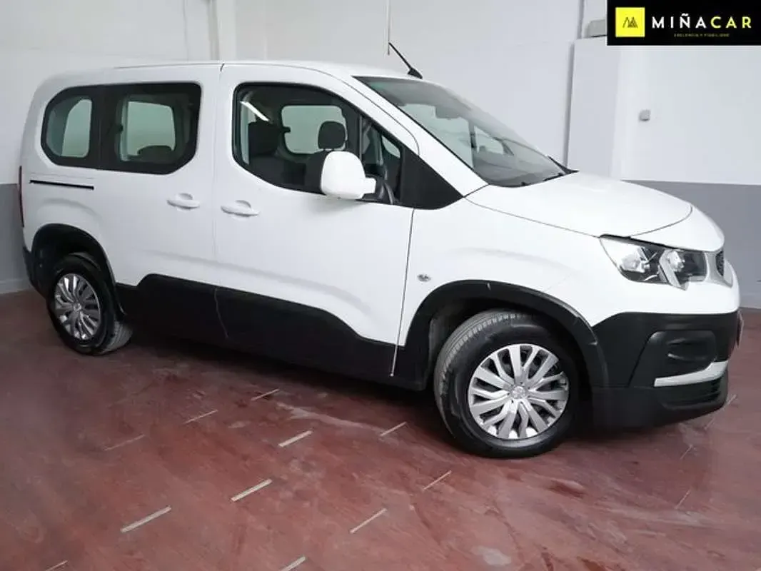 Usado Peugeot Rifter Active 102 CV (75 kW) 2021 Blanco Monovolumen