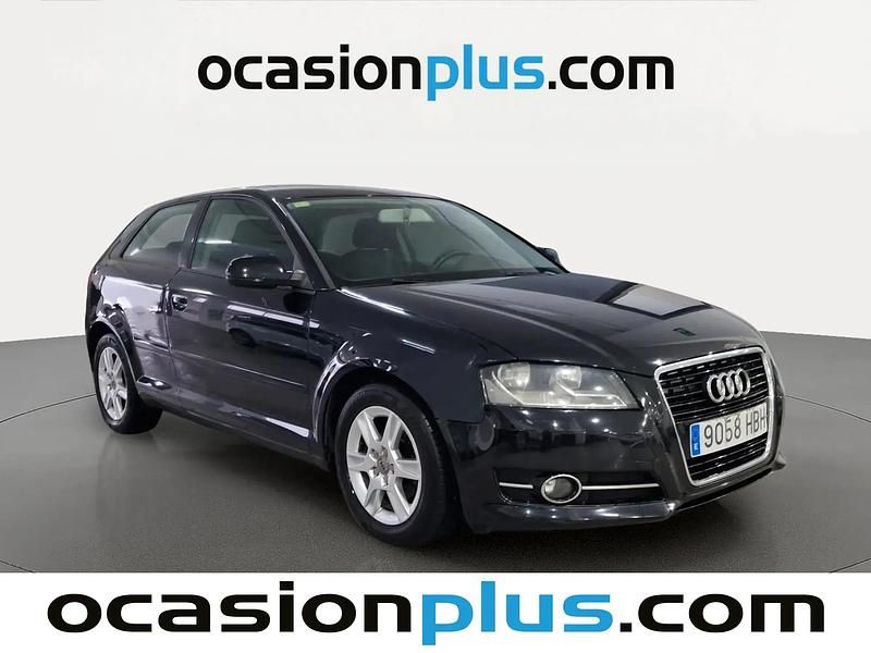 Käytetty Audi A3 Attraction 105 HP (77 kW) 2011 Musta Viistoperä