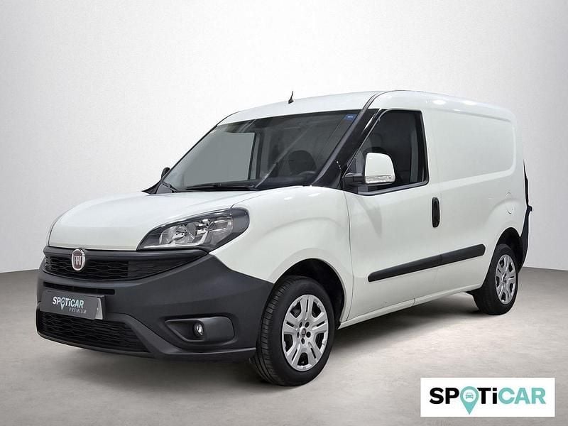 Usado Fiat Doblò 95 CV (69 kW) 2021 Blanco Monovolumen