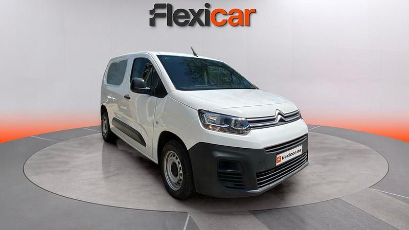 Usado Citroën Berlingo Feel 102 CV (75 kW) 2021 Blanco Monovolumen