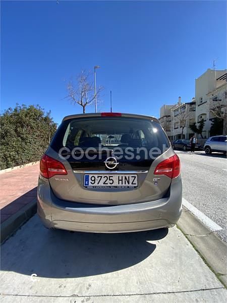 Usado Opel Meriva Excellence 110 CV (80 kW) 2013 Gris / plata Monovolumen