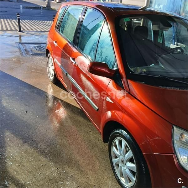 Etiqueta c (verde) Usado 2008 Renault Scénic II Dynamique Monovolumen | 3900 € (Precio justo) - Imagen 1/4