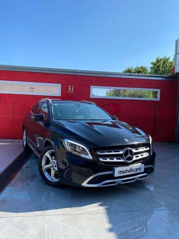 Usado Mercedes GLA200 Urban 158 HP (116 kW) 2017 Preto SUV
