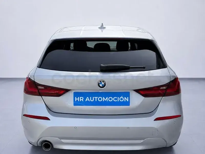 Usado BMW 118 140 CV (102 kW) 2020 Gris / plata Berlina