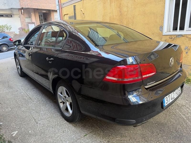 Usado VW Passat R-line BlueMotion 140 CV (102 kW) 2012 Negro Berlina