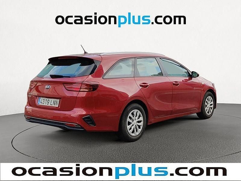 Usado Kia Ceed 120 CV (88 kW) 2021 Rojo Utilitario