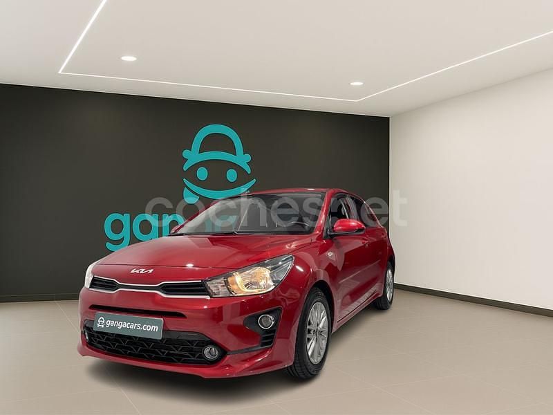 Rojo Usado 2023 Kia Rio Berlina | 13.990 € (Precio justo) - Imagen 1/4