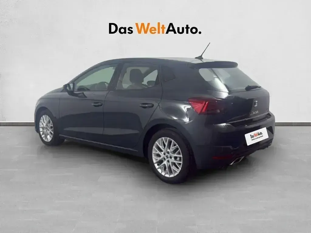Usado Seat Ibiza FR 116 CV (85 kW) 2024 Azul Utilitario