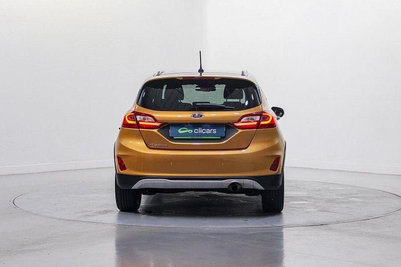 Usado Ford Fiesta Active 100 CV (73 kW) 2018 Naranja Berlina