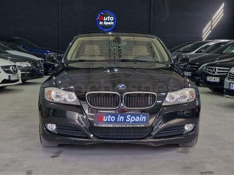 Usado BMW 318 143 CV (105 kW) 2011 Negro Familiar