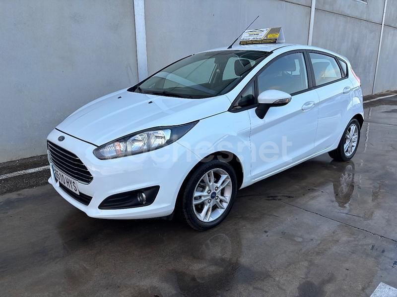Usado Ford Fiesta Titanium 95 CV (69 kW) 2014 Blanco Berlina