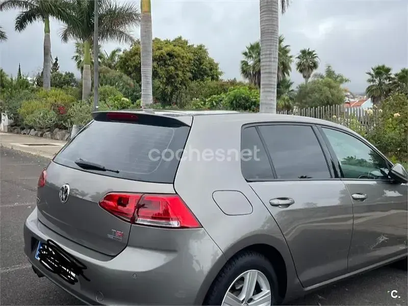 Usado VW Golf VII Sportline 140 CV (102 kW) 2013 Gris / plata Berlina