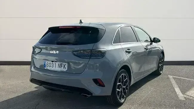 Nuevo Kia Ceed Style 100 CV (73 kW) 2025 Gris Utilitario