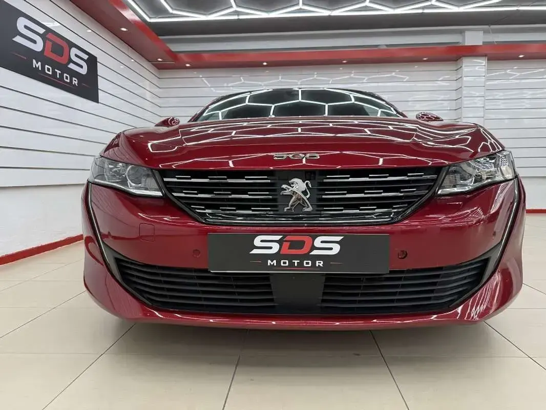 Usado Peugeot 508 SW Allure 224 CV (164 kW) 2020 Rojo Familiar