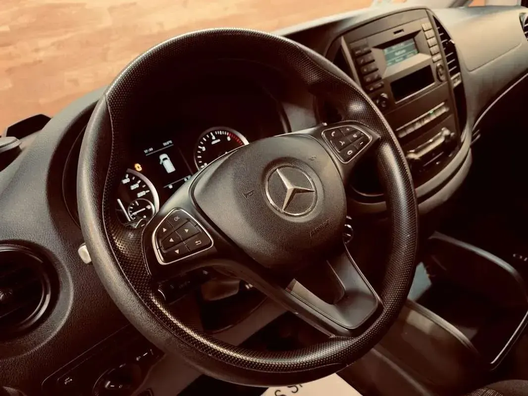 Usado Mercedes Vito 136 CV (100 kW) 2019 Azul Van
