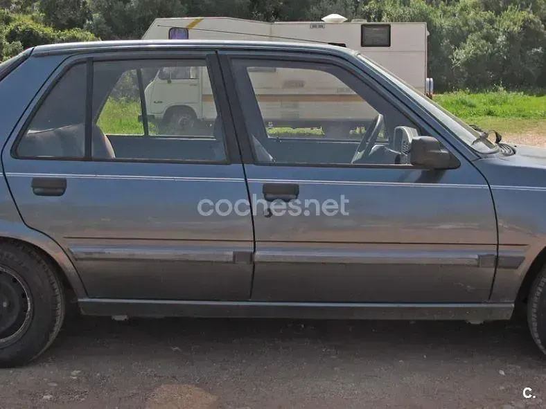 Usado Peugeot 309 94 CV (69 kW) 1991 Gris / plata Utilitario
