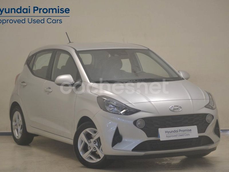 Usado Hyundai i10 67 CV (49 kW) 2023 Gris / plata Utilitario