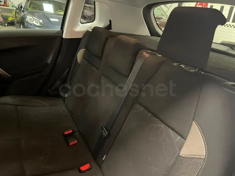 Usado Peugeot 2008 Style 82 CV (60 kW) 2016 Gris / plata SUV