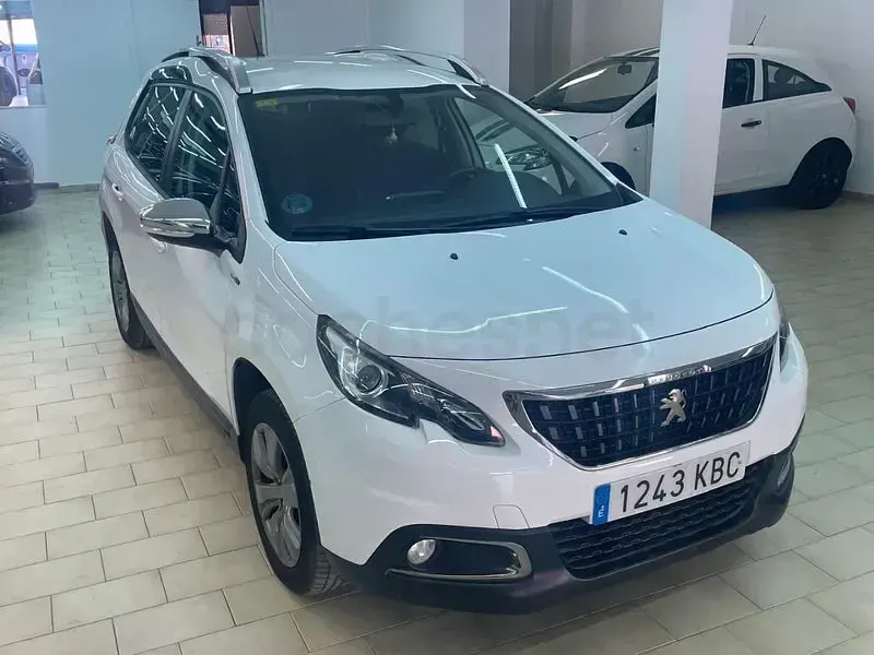 Usado Peugeot 2008 Style 110 CV (80 kW) 2017 Blanco SUV