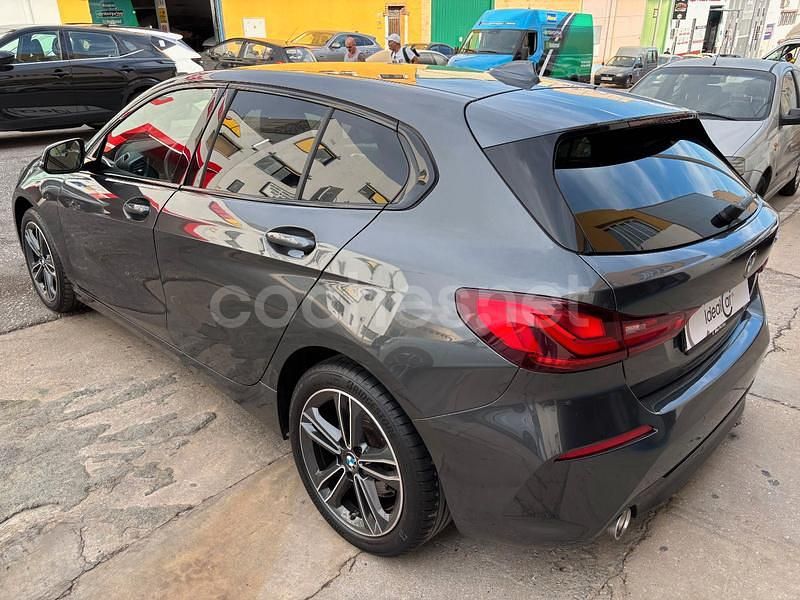 Usado BMW 116 Sport Line 116 CV (85 kW) 2021 Gris / plata Utilitario