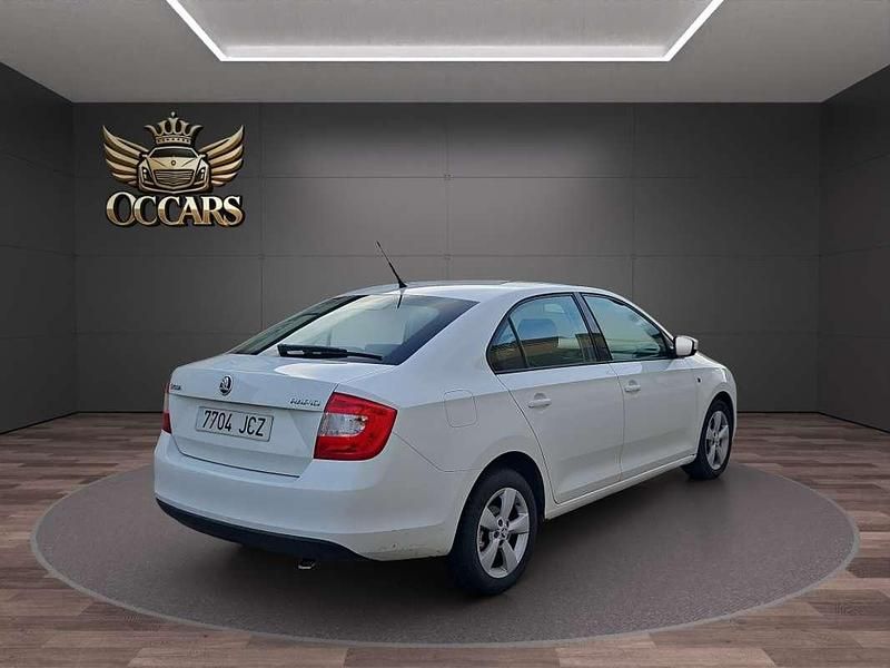 Usado Skoda Rapid Ambition 105 CV (77 kW) 2015 Blanco Utilitario