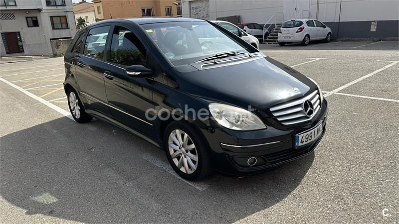 Usado Mercedes B200 193 CV (141 kW) 2006 Negro Monovolumen