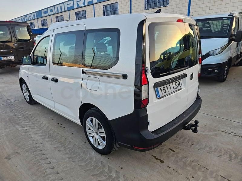 Usado VW Caddy Beach 102 CV (75 kW) 2021 Blanco Monovolumen
