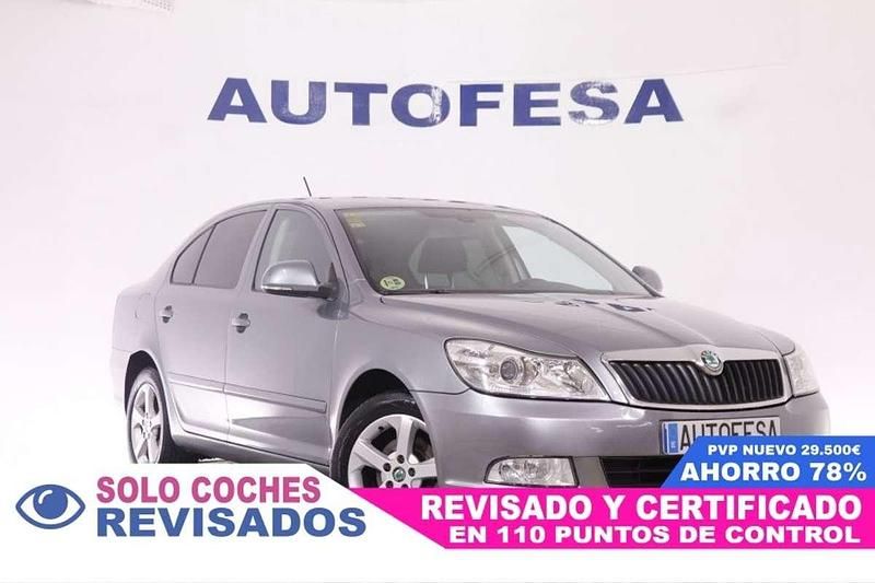 Usado Skoda Octavia Elegance 105 CV (77 kW) 2013 Gris Berlina