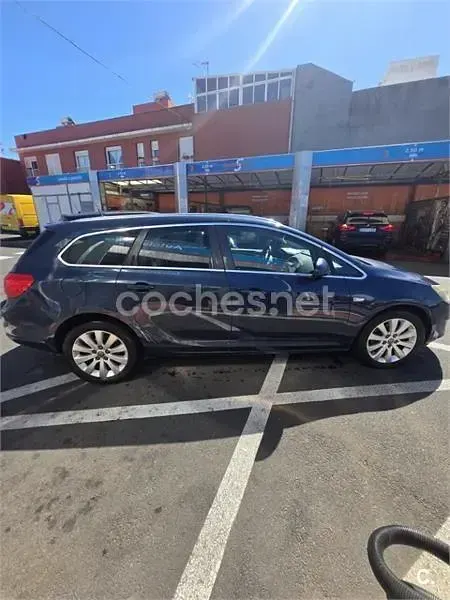 Usado Opel Astra Sportive 125 CV (91 kW) 2011 Azul Familiar