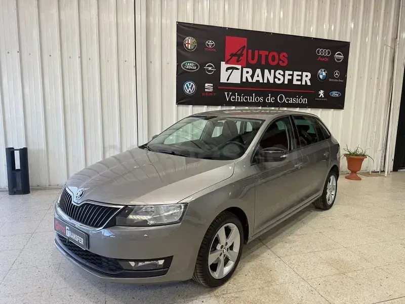 Usado Skoda Rapid Ambition 90 CV (66 kW) 2018 Beige Utilitario
