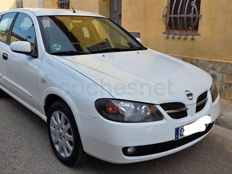 Usado Nissan Almera Visia 98 CV (72 kW) 2006 Blanco Berlina