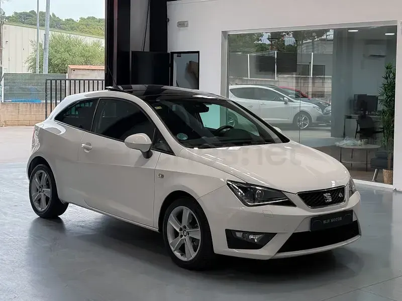 Usado Seat Ibiza SC FR 105 CV (77 kW) 2015 Blanco Utilitario