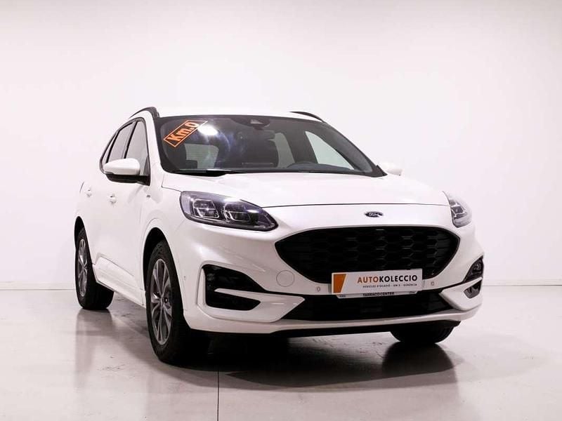 Usado Ford Kuga ST-Line X 179 HP (131 kW) 2024 Branco SUV