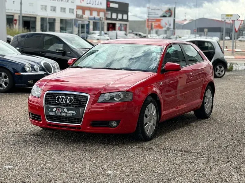Usado Audi A3 Attraction 105 CV (77 kW) 2008 Rojo Utilitario