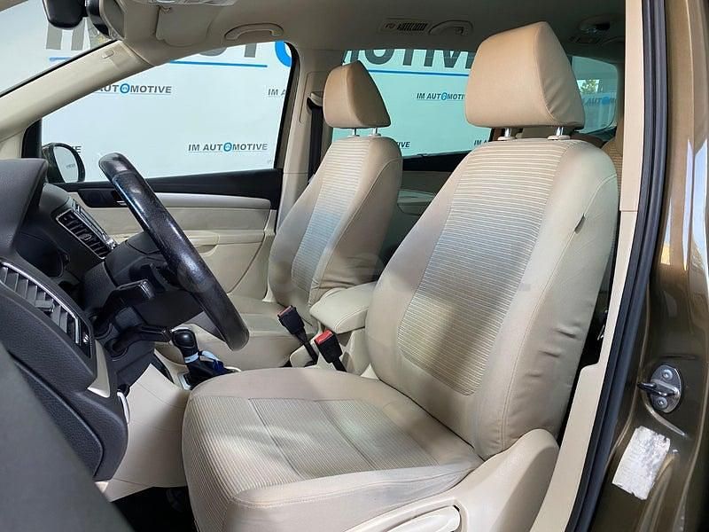 Usado Seat Alhambra Style 200 CV (147 kW) 2011 Beige Monovolumen