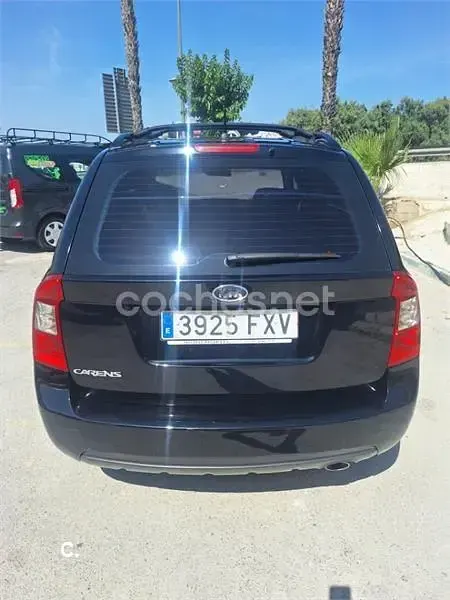 Usado Kia Carens 140 CV (102 kW) 2007 Negro Monovolumen