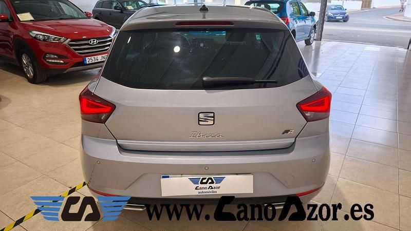 Usado Seat Ibiza FR 110 CV (80 kW) 2024 Gris Utilitario