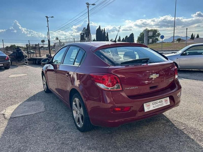 Usado Chevrolet Cruze LTZ 141 CV (103 kW) 2012 Rojo Utilitario