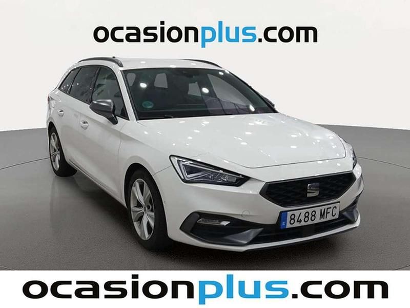 Usado Seat Leon ST FR 150 CV (110 kW) 2023 Blanco Familiar