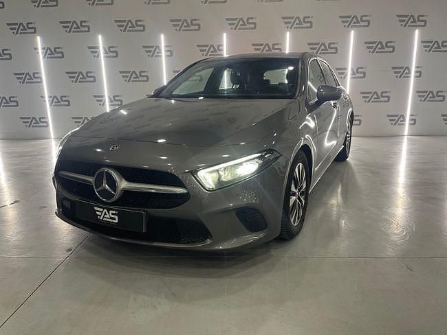 Gris Usado 2020 Mercedes A180 Berlina | 18.900 € (Precio justo) - Imagen 1/4