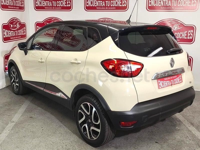 Usado Renault Captur Intens 90 CV (66 kW) 2015 Beige SUV