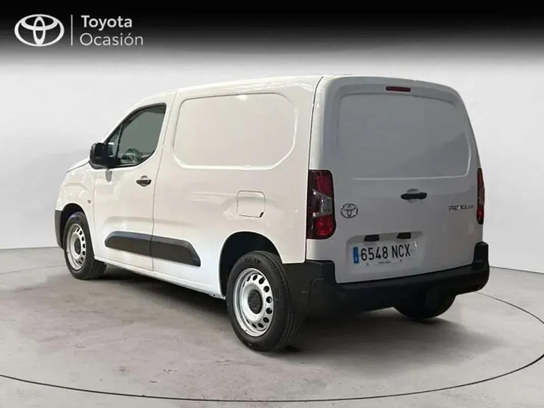 Usado Toyota Proace City City 102 CV (75 kW) 2025 Blanco Monovolumen