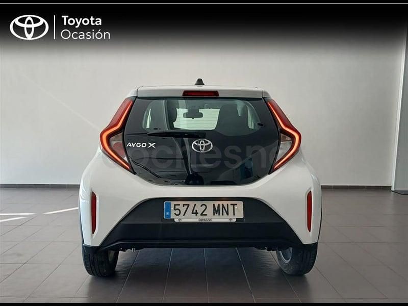 Usado Toyota Aygo X Play 72 CV (52 kW) 2024 Blanco SUV