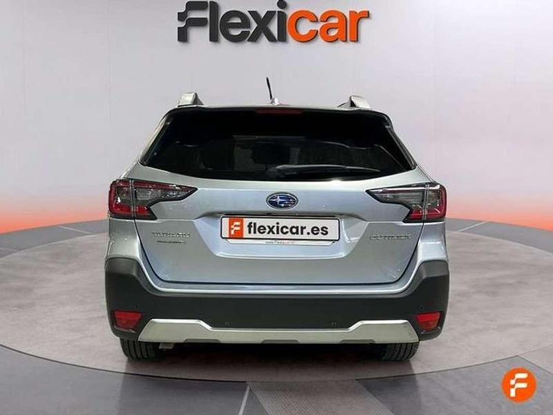 Usado Subaru Outback 169 CV (124 kW) 2023 Gris Familiar