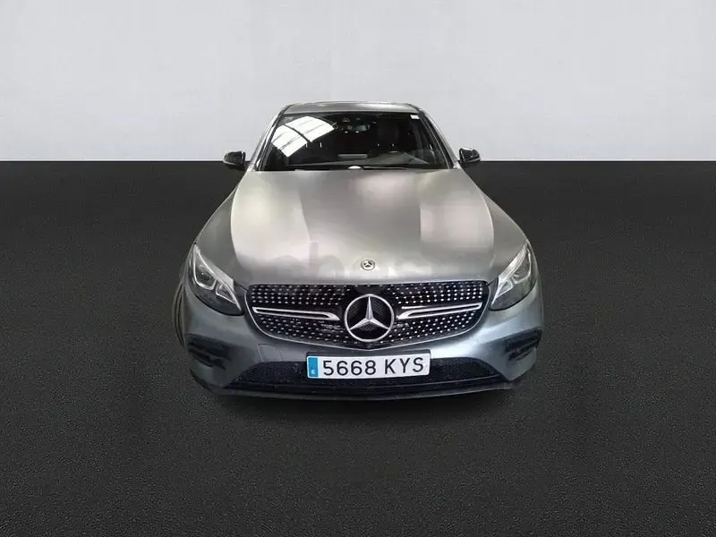 Usado Mercedes GLC250 204 CV (150 kW) 2019 Gris / plata Coupe