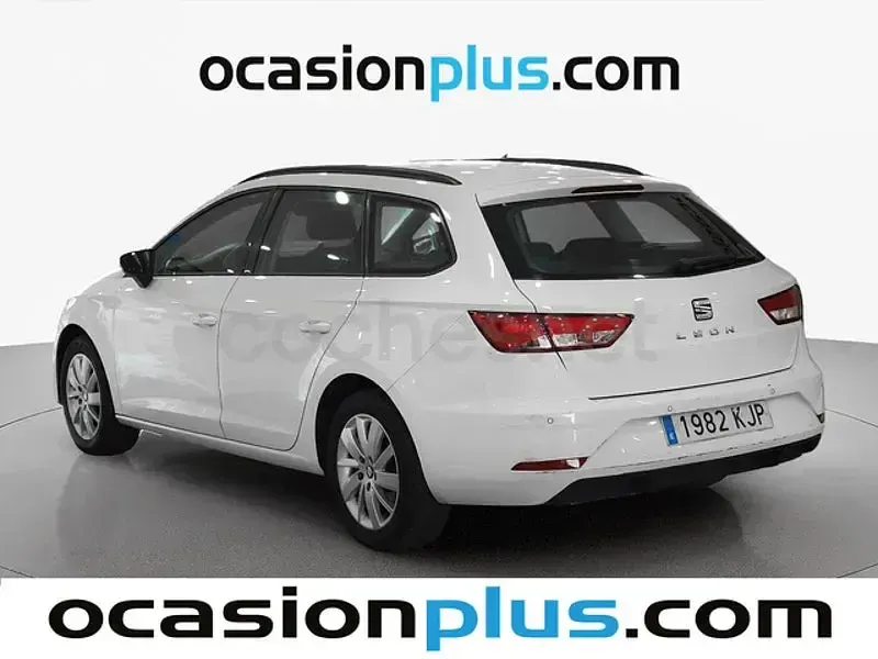 Usado Seat Leon Reference 110 CV (80 kW) 2018 Blanco Familiar