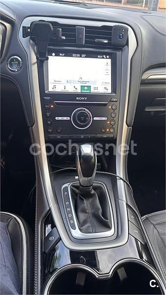 Usado Ford Mondeo Vignale 180 CV (132 kW) 2016 Negro Berlina