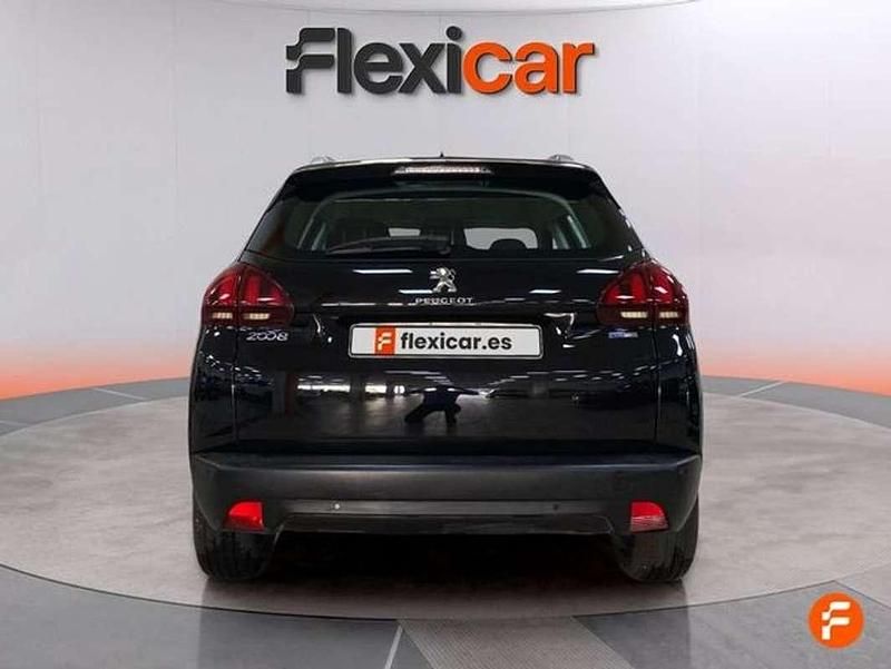 Usado Peugeot 2008 Style 110 CV (80 kW) 2017 Negro SUV