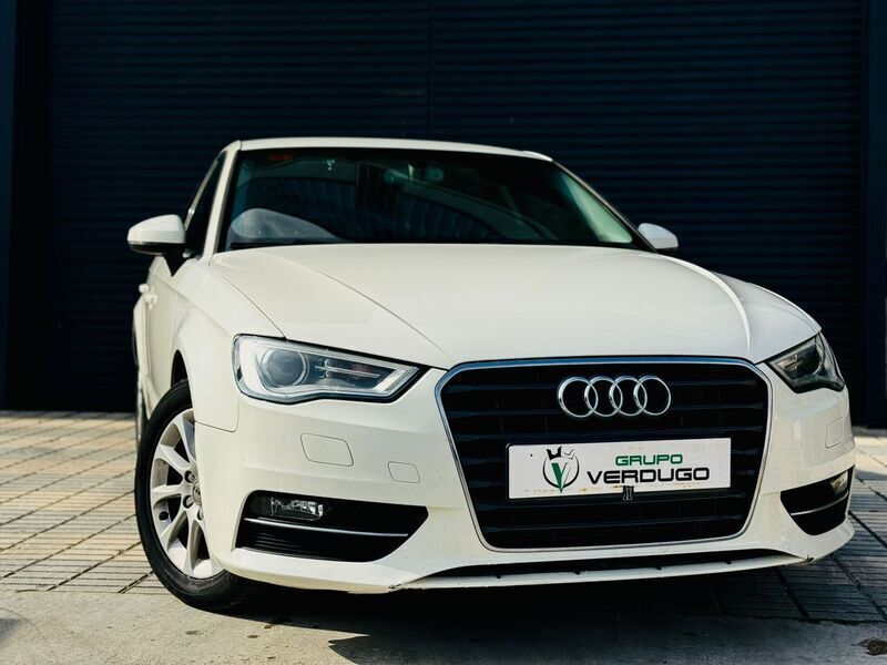 Usado Audi A3 Ambiente 150 CV (110 kW) 2014 Blanco Utilitario