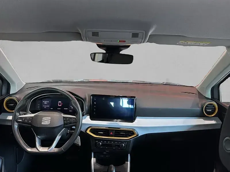 Usado Seat Arona Style 115 CV (84 kW) 2025 Gris / plata SUV